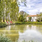 D'hotes Le Boiziller Bed & Breakfast Saint-Michel-Mont-Mercure
