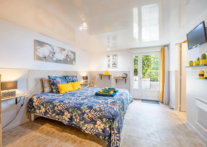 D'hotes Le Boiziller Bed & Breakfast